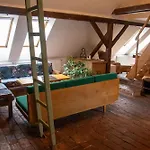 Podkroví V Kabinetu Cb